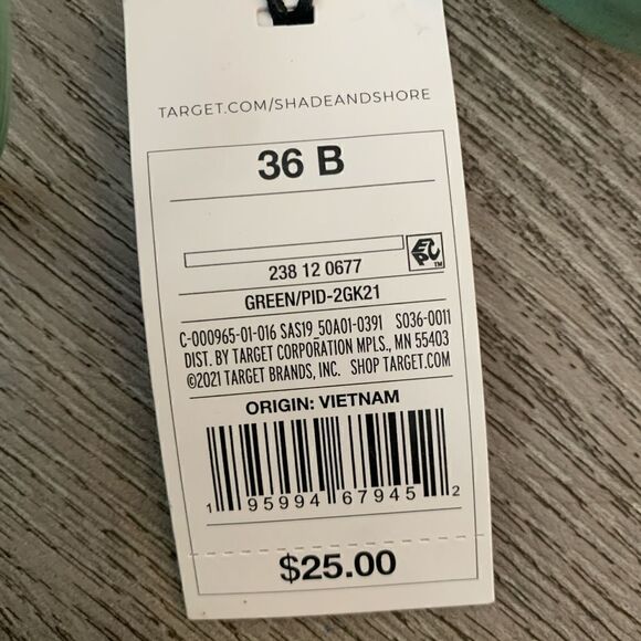 Shade and shore woman’s bikini top with removable pads - Picture 4 of 4